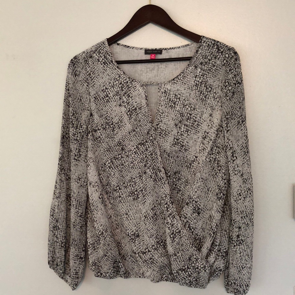 Vince Camuto women’s top.